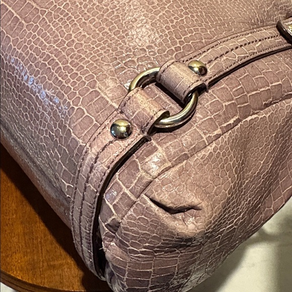 Coach  Alexandra  lavender croc embossed patent leather  shoulder bag  Rare find - Picture 16 of 17